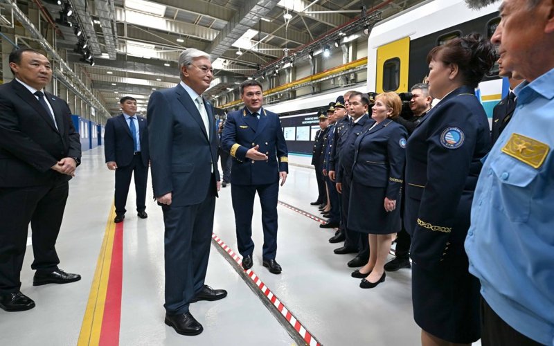 Президент посетил завод Stadler Kazakhstan Президент посетил завод Stadler Kazakhstan