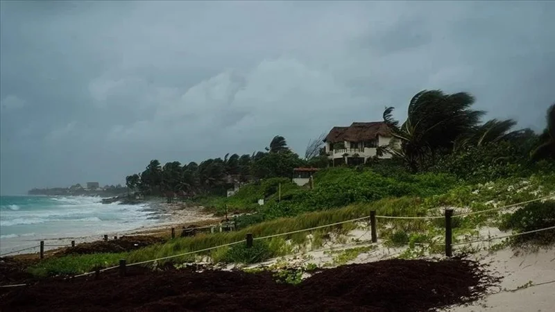 “Эрик” тўфони Мексикага етиб келди