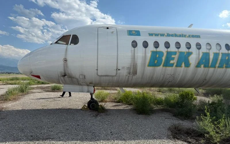 Bek Air выставил на продажу оставшиеся самолеты Fokker-100