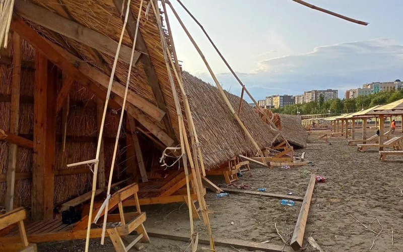 Sekýndyna 43 metr: Pavlodar oblysynda bir adam qaza taýyp, ondaǵan nysan zaqymdandy Sekýndyna 43 metr: Pavlodar oblysynda bir adam qaza taýyp, ondaǵan nysan zaqymdandy