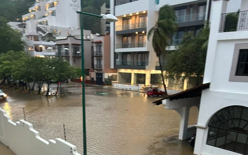 Hurricane Erick weakens after hitting Mexico’s southern Pacific coast