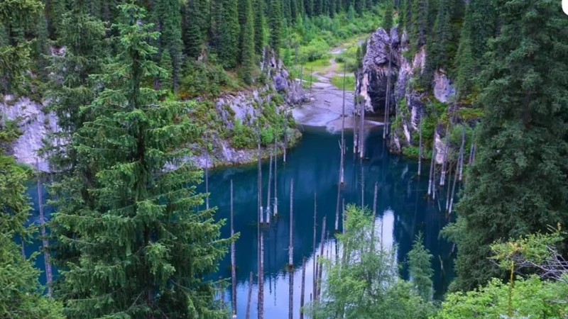 В восьми областях Казахстана ремонтируют подъездные пути к туристическим объектам