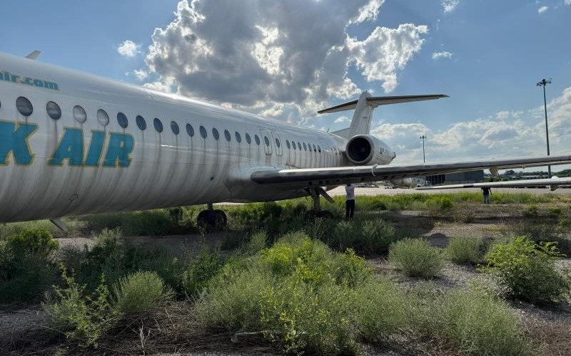 Bek Air выставил на продажу оставшиеся самолеты Fokker-100