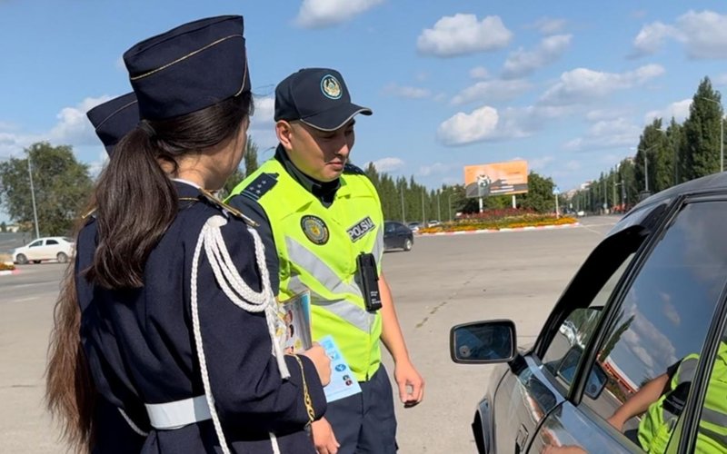 Безопасная дорога: как полицейские патрулируют трассы в Костанайской области Безопасная дорога: как полицейские патрулируют трассы в Костанайской области
