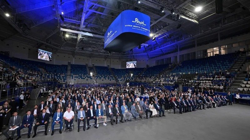 Berik Ýálı Abaı oblysynyń damý josparyn tanystyrdy Berik Ýálı Abaı oblysynyń damý josparyn tanystyrdy