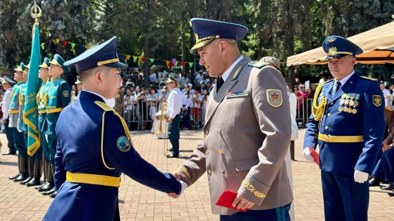 Свыше 170 выпускников окончили военно-инженерный институт в Алматы