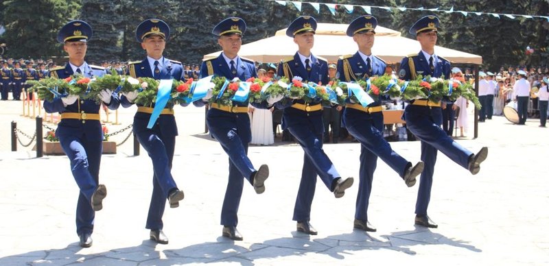 Алматыда жас офицерлердің оқуды аяқтау рәсімі өтті Алматыда жас офицерлердің оқуды аяқтау рәсімі өтті