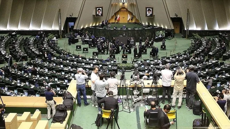 Иран Ормуз бұғазын жауып тастауы мүмкін