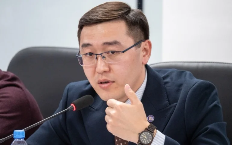 Олжас Бейсенбаев 