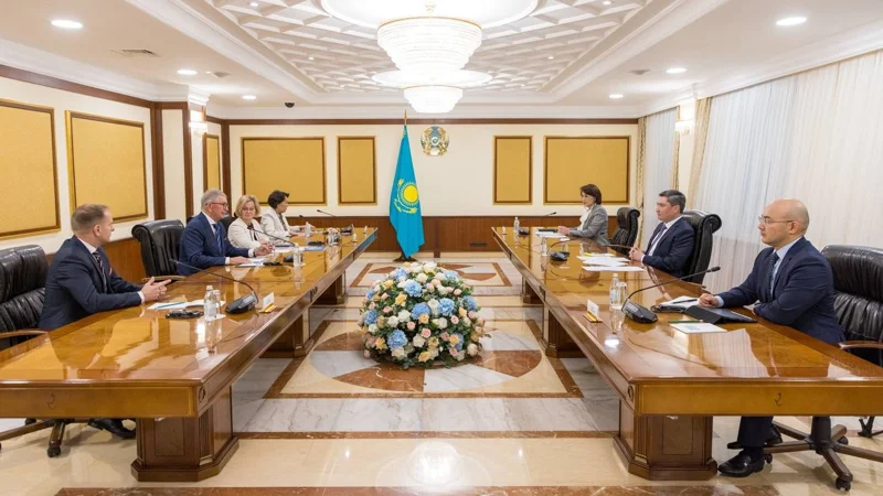 Олжас Бектенов Polpharma Group өкілі Ежи Старакпен елімізде дәрі-дәрмек өндірісін кеңейту бойынша жаңа жобаны талқылады