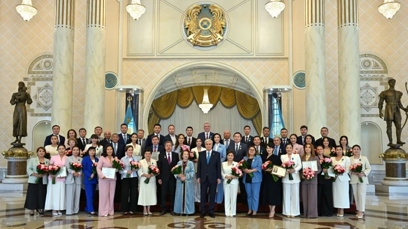 Президент журналистика саласындағы бір топ азаматты марапаттады