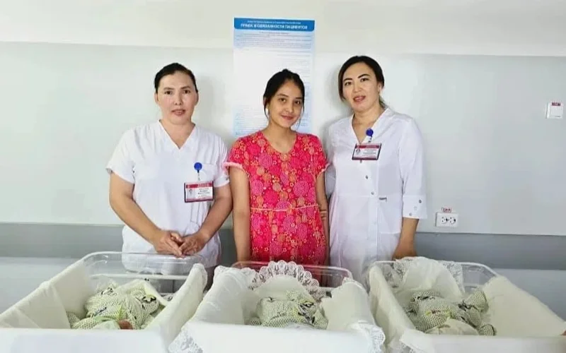 Чимкентда 24 ёшли аёл уч эгизакни дунёга келтирди