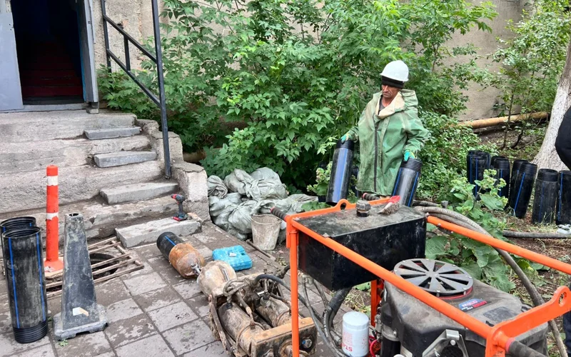 Почти 100% изношенность коллекторов: как решают проблему карагандинские коммунальщики