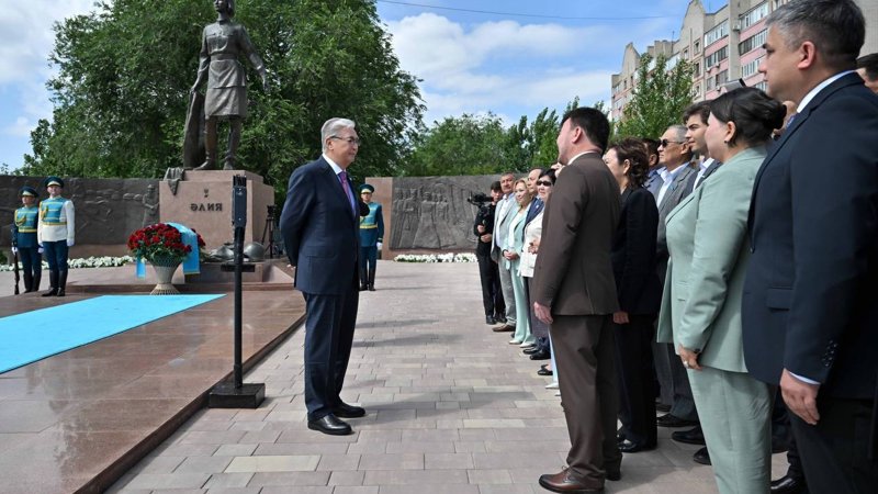 Мемлекет басшысы жергілікті жұртшылықпен кездесті Мемлекет басшысы жергілікті жұртшылықпен кездесті