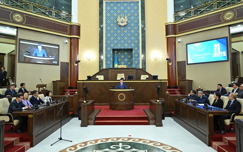 Ерлан Кошанов р