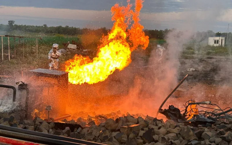 Восемь человек пострадали из-за взрыва газа на предприятии в СКО