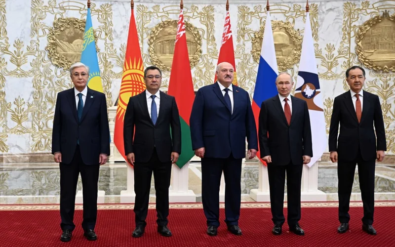 Главы государств ЕАЭС сделали совместное фото перед саммитом