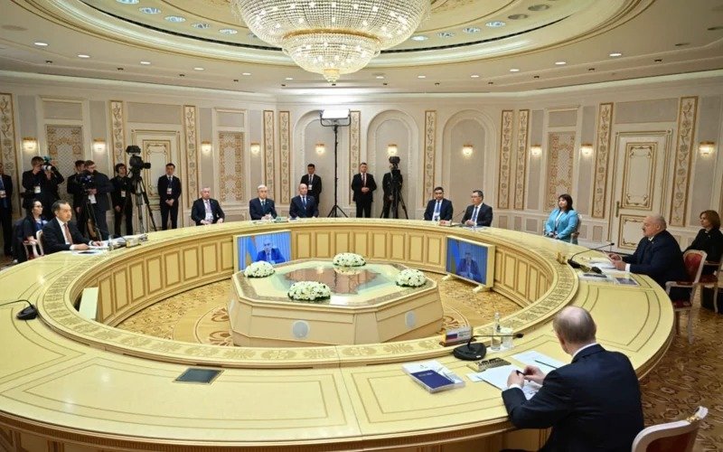 President Kassym-Jomart Tokayev attends SEEC meeting