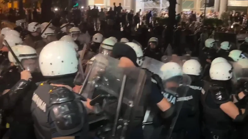 Массовый митинг прошел в столице Сербии