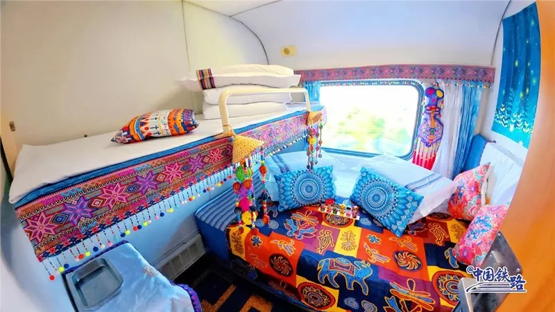 Қытайдың көптеген аймағында «жүретін қонақ үй» туристік пойыздары іске қосылды 