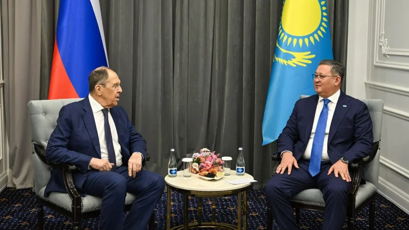 Qazaqstan men Reseı SІM basshylary Sholpan-Atada kezdesý ótkizdi