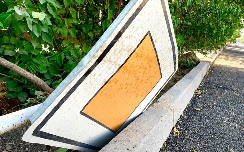 Нужно ли выполнять требования поврежденных дорожных знаков в Казахстане Нужно ли выполнять требования поврежденных дорожных знаков в Казахстане