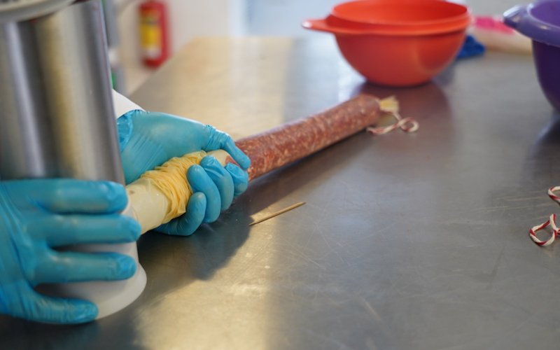 Колбасу из мяса сайгака разработали ученые из ЗКО Колбасу из мяса сайгака разработали ученые из ЗКО