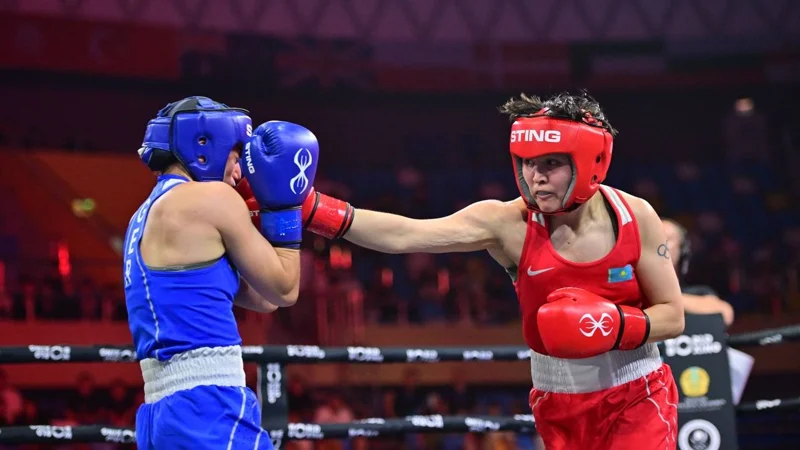 Боксшы Әнел Сақыш қарсыласын үш рет нокдаунға жіберіп, жеңді