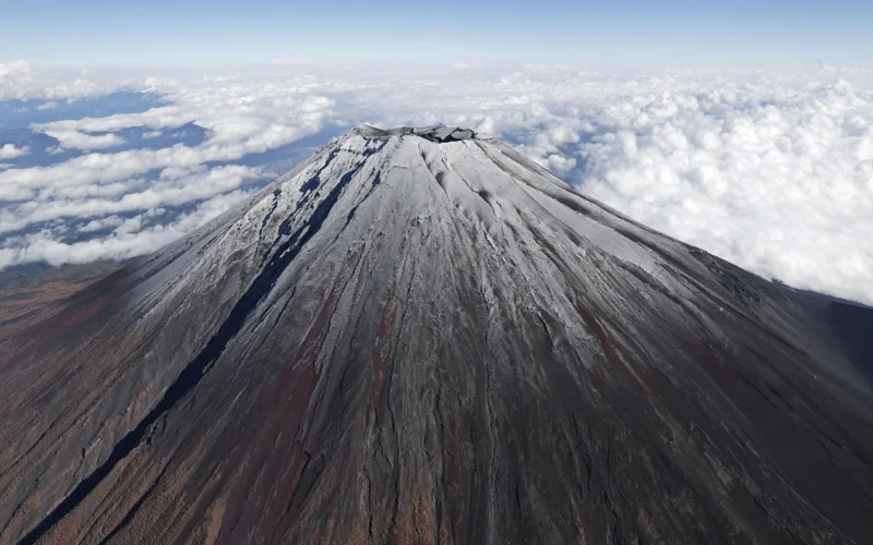 Mt. Fuji climbing season starts with 4,000 yen fee