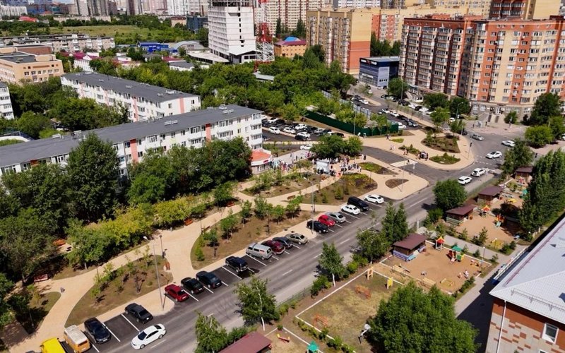 В Астане в районе «Байконыр» на месте пустыря появился новый сквер р
