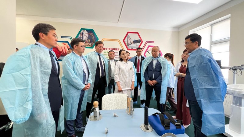 Депутаттар Маңғыстау облысындағы 150 науқасқа арналған медициналық нысанды аралады