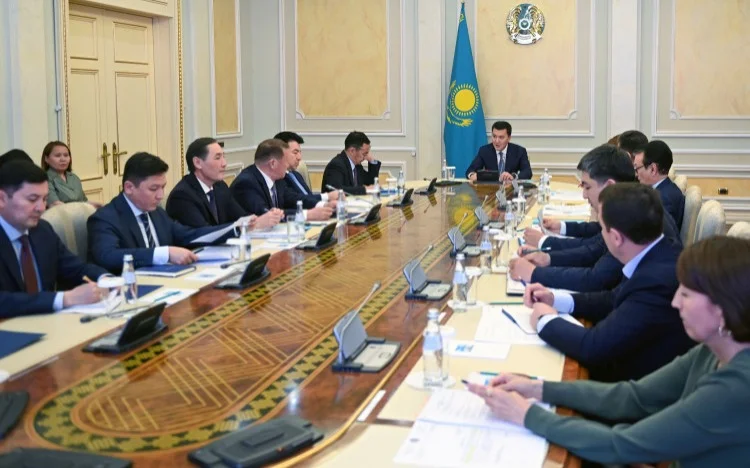 Ерлан Карин провел республиканское совещание по вопросам укрепления межэтнического согласия