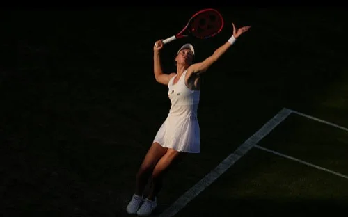 2025 Wimbledon: Rybakina moves confidently into third round