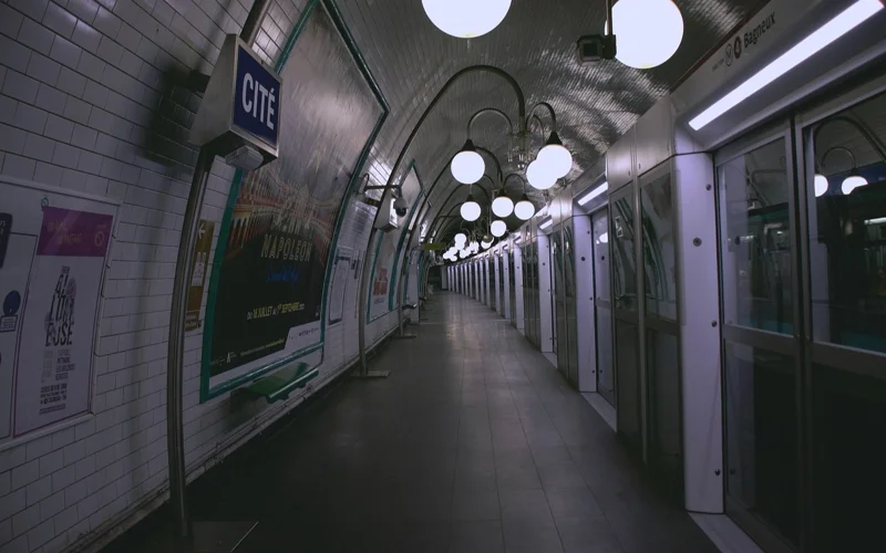 Чехия жарықсыз қалды: қоғамдық көліктің жұмысы тоқтады