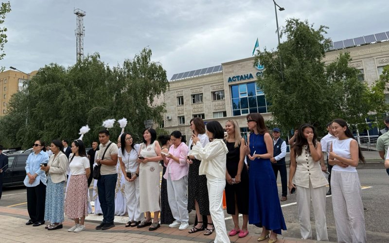 Елордада коммуналдық қызметкерлердің құрметіне саябақ пен стелла ашылды Елордада коммуналдық қызметкерлердің құрметіне саябақ пен стелла ашылды