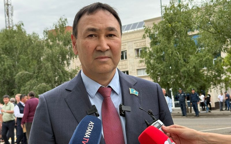Елордада коммуналдық қызметкерлердің құрметіне саябақ пен стелла ашылды Елордада коммуналдық қызметкерлердің құрметіне саябақ пен стелла ашылды