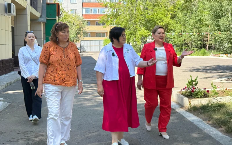Májilis depýtaty Pavlodardaǵy daǵdarys ortalyǵynyń jumysymen tanysty