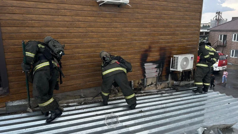 Загоревшийся мельничный комплекс потушили в Костанае