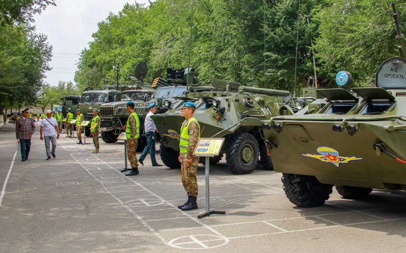 25-летие Десантно-штурмовых войск отметили в Конаеве — фоторепортаж 25-летие Десантно-штурмовых войск отметили в Конаеве — фоторепортаж