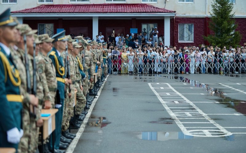 Около 700 гвардейцев принесли военную присягу в Астане п