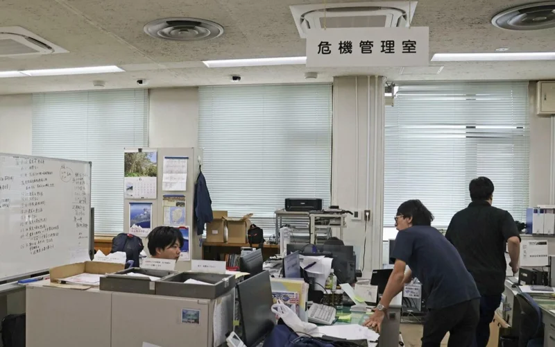 M5.4 quake shakes southwestern Japan islands as temblors continue