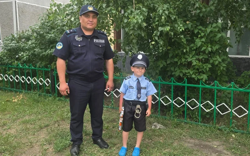 Полицейский мальчик 