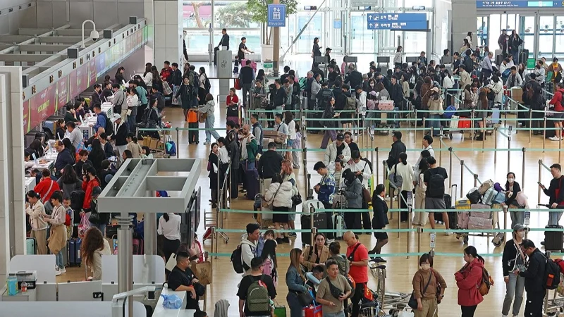 S. Korea: Int'l air passengers reach record high in first half