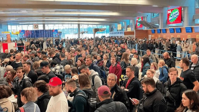 Транспортный коллапс: Россия отменила или задержала более 2000 авиарейсов