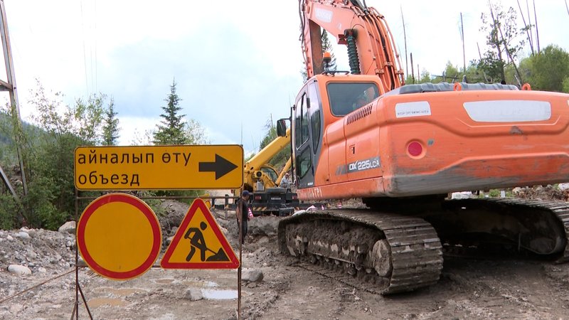 Дорогу к Рахмановским ключам впервые асфальтируют: путь к жемчужине Алтая станет доступнее Дорогу к Рахмановским ключам впервые асфальтируют: путь к жемчужине Алтая станет доступнее