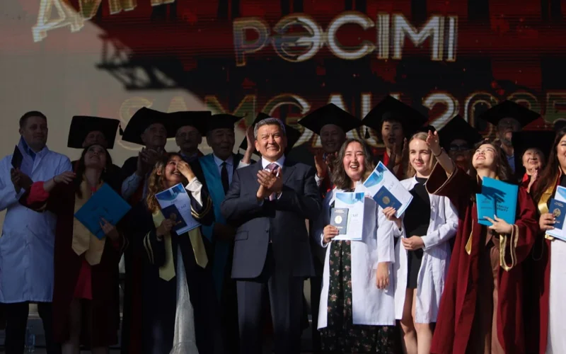 Лучших выпускников Kozybayev University чествовали в СКО