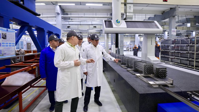 Ерлан Қошанов ШҚО-дағы көтерме сауда орталығына барды Ерлан Қошанов ШҚО-дағы көтерме сауда орталығына барды