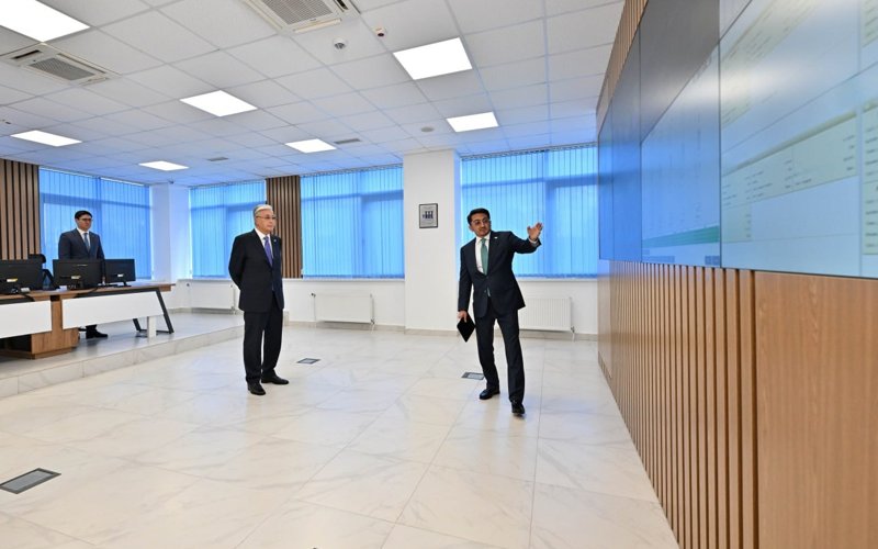 Қасым-Жомарт Тоқаев суперкомпьютерді іске қосу рәсіміне қатысты Қасым-Жомарт Тоқаев суперкомпьютерді іске қосу рәсіміне қатысты