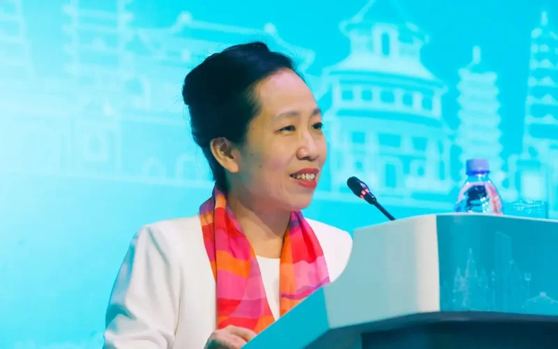 Chinese companies actively invest in green projects of Kazakhstan China takes the lead in the sphere of renewable energy sources and participates in the development of green energy projects in Kazakhstan, Kazinform News Agency reports. The Chinese Consul General in Almaty, Kazakhstan is Jiang Wei, addressed the Qazaq Invest Forum-2025. She noted special role of Almaty and Almaty region in the country’s economic development and highlighted the significance of China-Kazakhstan partnership. She said China and Kazakhstan are good neighbors with common mountains and rivers, good friends, reliable partners that help each other achieve success. She stressed thanks to the strategic leadership of Kazakh President Kassym-Jomart Tokayev and China’s President Xi Jinping the relations between the two countries reached eternal strategic partnership. The recent visit of the President of China to Astana and participation in the II China-Central Asia Summit prove mutual commitment to cooperation.