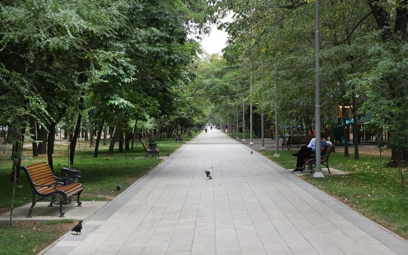 По улице Торайгырова в Бостандыкском районе города Алматы создают современную пешеходную зону нового поколения По улице Торайгырова в Бостандыкском районе города Алматы создают современную пешеходную зону нового поколения